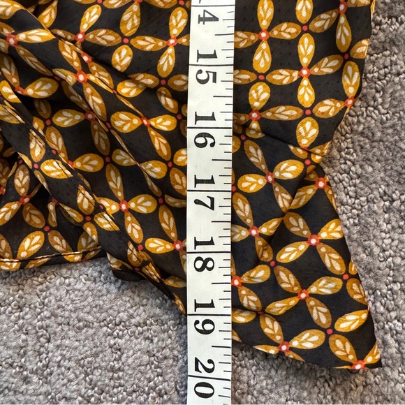 MINKPINK Valentina Twist Blouse Balloon Sleeve Gold Black Geo Print X-Small Top - Picture 11 of 12